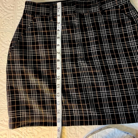 Plaid Mini Skirt - Picture 4 of 4